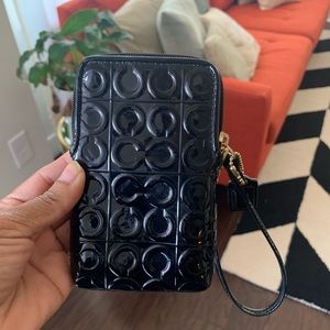 Small coach wristlet, used maybe once or twice.